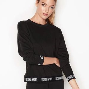 Victoria Sport crew neck pullover sweater medium